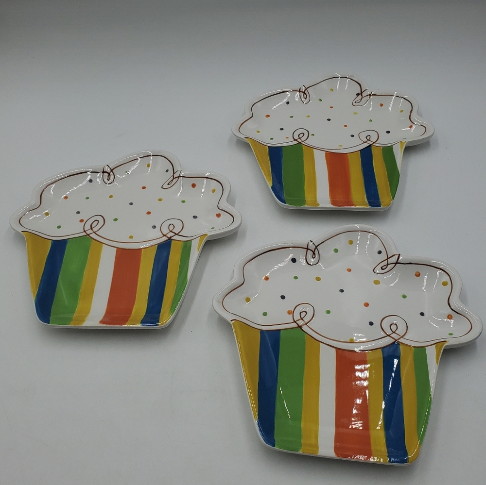 Hausenware  cupcake plates set of 3 dessert Dishes
